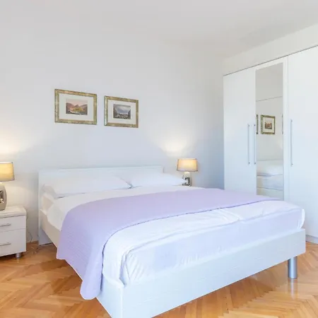 Holiday home Pet Friendly In With House Sea View