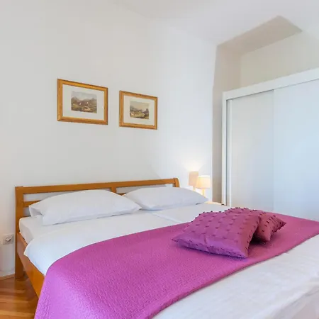 Holiday home Pet Friendly In With House Sea View Dugi Rat